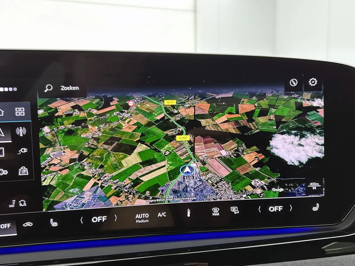 Avant 2.0 quattro S edition Navigatie | Trekhaak | 20" Lm Velgen | Achteruitrij Camera | Apple Carplay | Optiek pakket Zwart | Airco