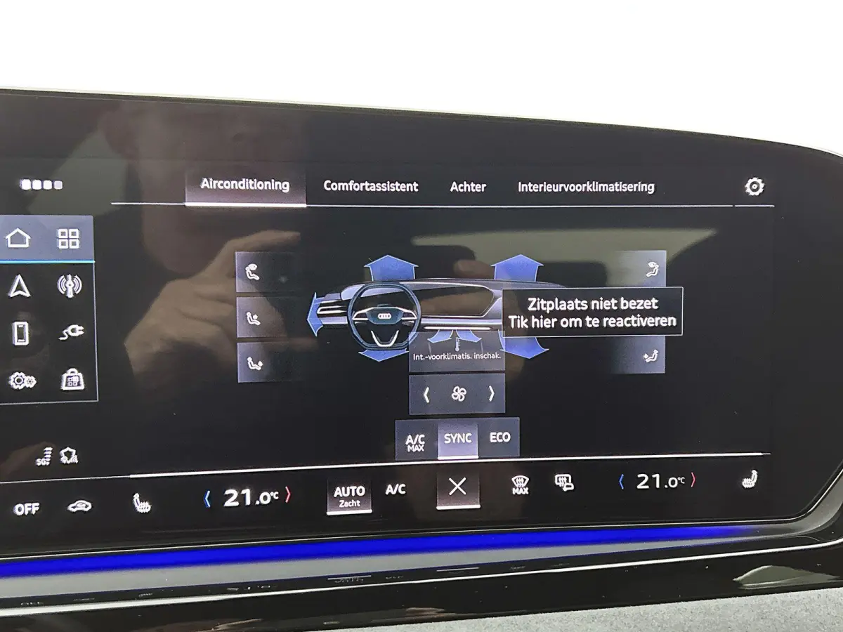 Avant 2.0 quattro S edition Navigatie | Trekhaak | 20" Lm Velgen | Achteruitrij Camera | Apple Carplay | Optiek pakket Zwart | Airco