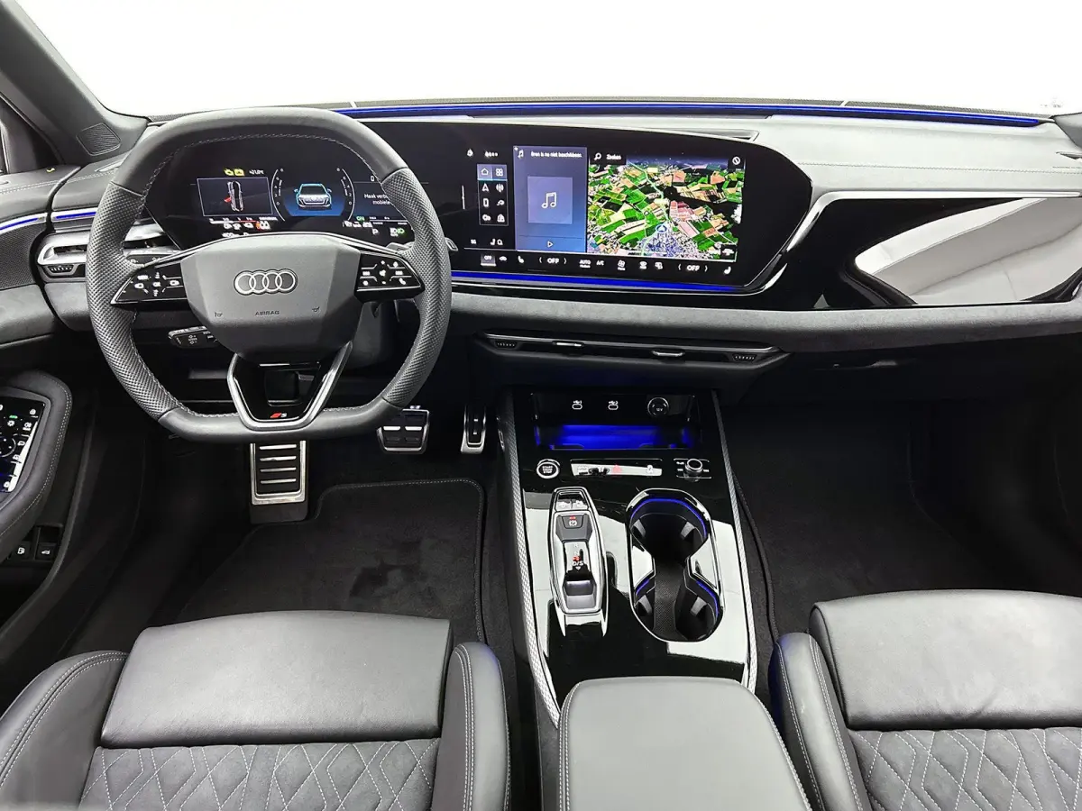 Avant 2.0 quattro S edition Navigatie | Trekhaak | 20" Lm Velgen | Achteruitrij Camera | Apple Carplay | Optiek pakket Zwart | Airco