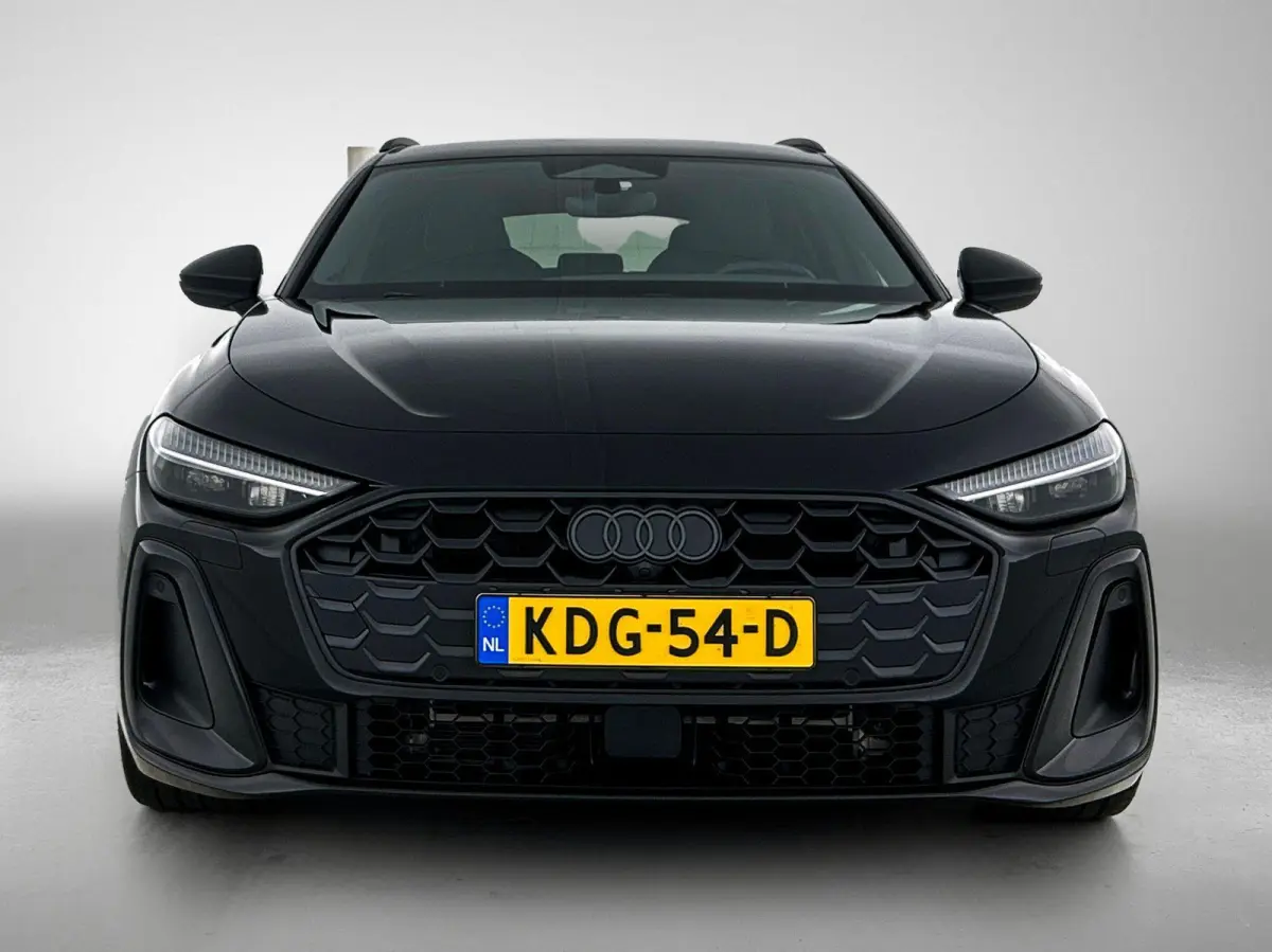 Avant 2.0 quattro S edition Navigatie | Trekhaak | 20" Lm Velgen | Achteruitrij Camera | Apple Carplay | Optiek pakket Zwart | Airco