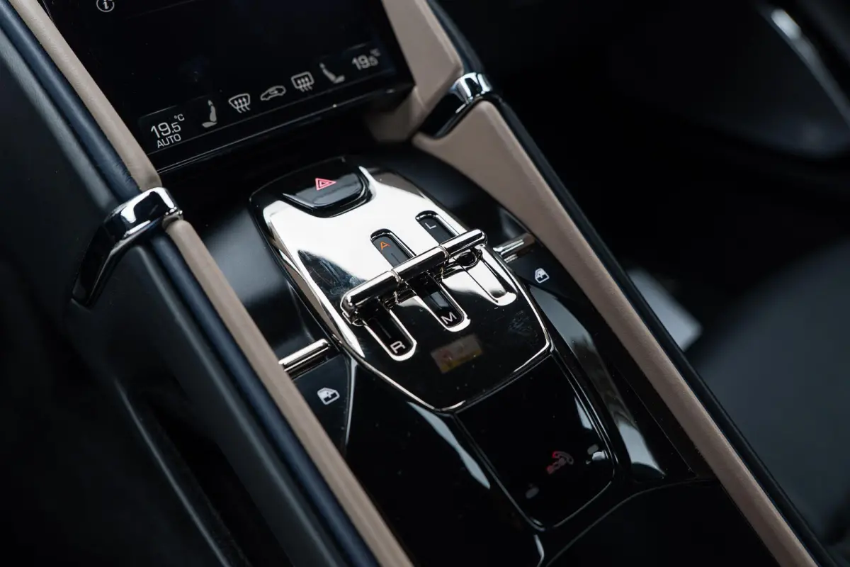 3.9 V8 HELE | GARANTIE 03/2028 | ADAS | MADM | PASSENGER DISPLAY | PPF |