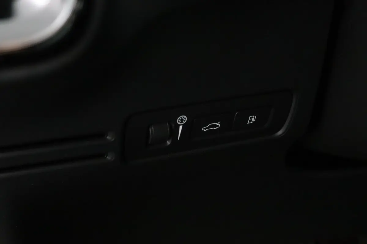 T4 Plug-in hybrid Bright | 1e Eigenaar | SoH 88% | Adaptive Cruise | BLIS | Stoelverwarming | DAB | CarPlay/Android Auto | Elektrische Achterklep