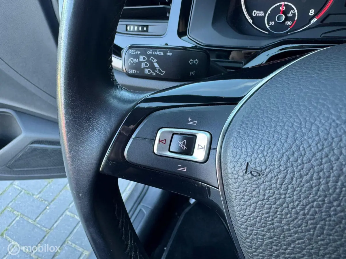 1.0 Cruise Navi dealeronderhouden CARPLAY