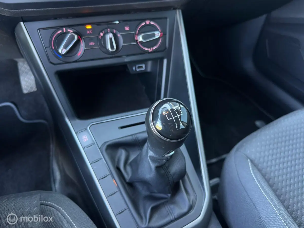 1.0 Cruise Navi dealeronderhouden CARPLAY