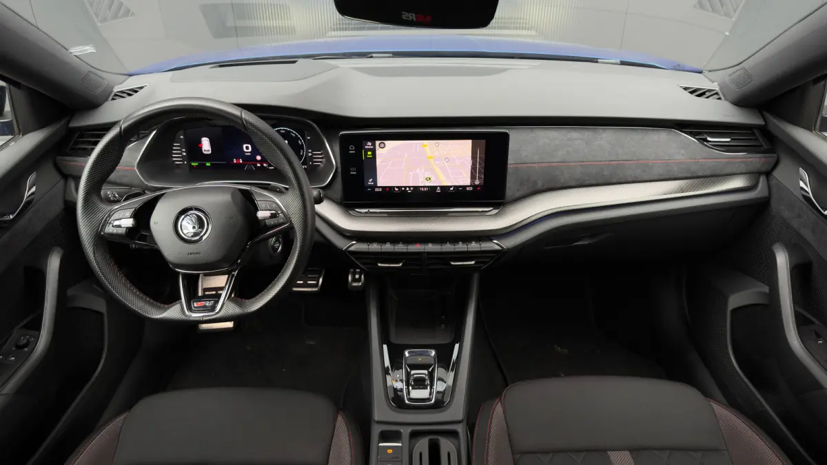 1.4 TSI iV 245pk RS | Head-Up | Stoelverwarming | Parkeerhulp V+A | Keyless | 18"