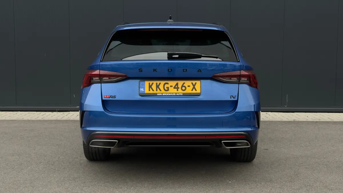 1.4 TSI iV 245pk RS | Head-Up | Stoelverwarming | Parkeerhulp V+A | Keyless | 18"