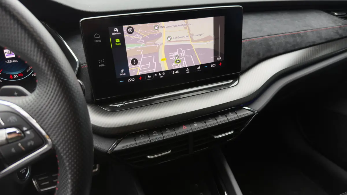 1.4 TSI iV 245pk RS | Head-Up | Stoelverwarming | Parkeerhulp V+A | Keyless | 18"