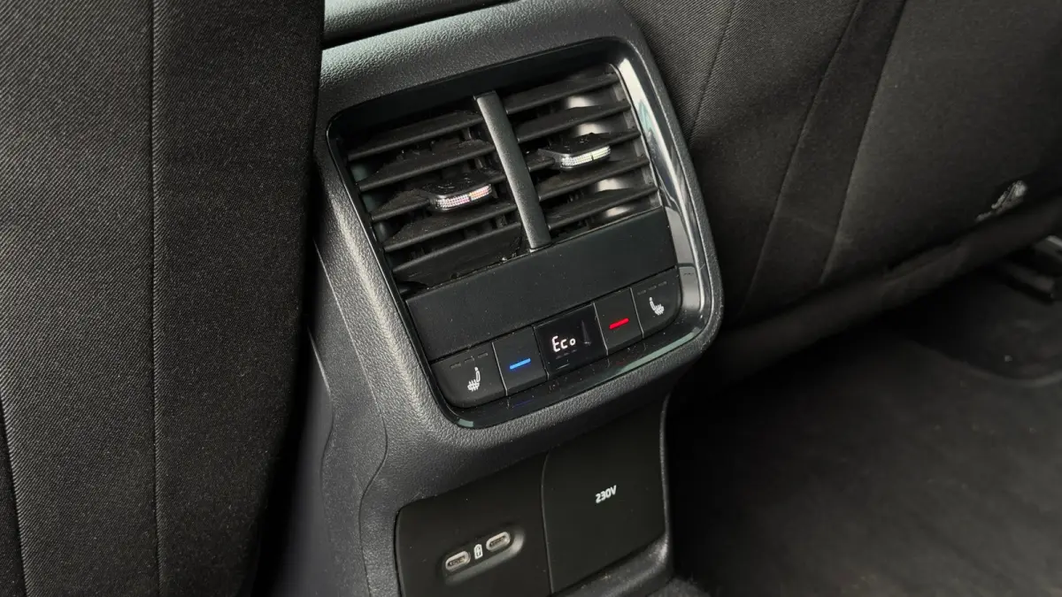 1.4 TSI iV 245pk RS | Head-Up | Stoelverwarming | Parkeerhulp V+A | Keyless | 18"