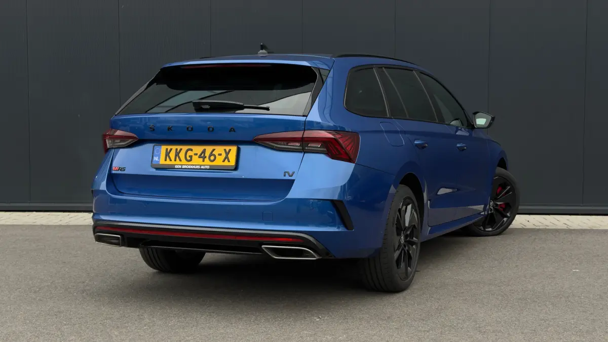 1.4 TSI iV 245pk RS | Head-Up | Stoelverwarming | Parkeerhulp V+A | Keyless | 18"
