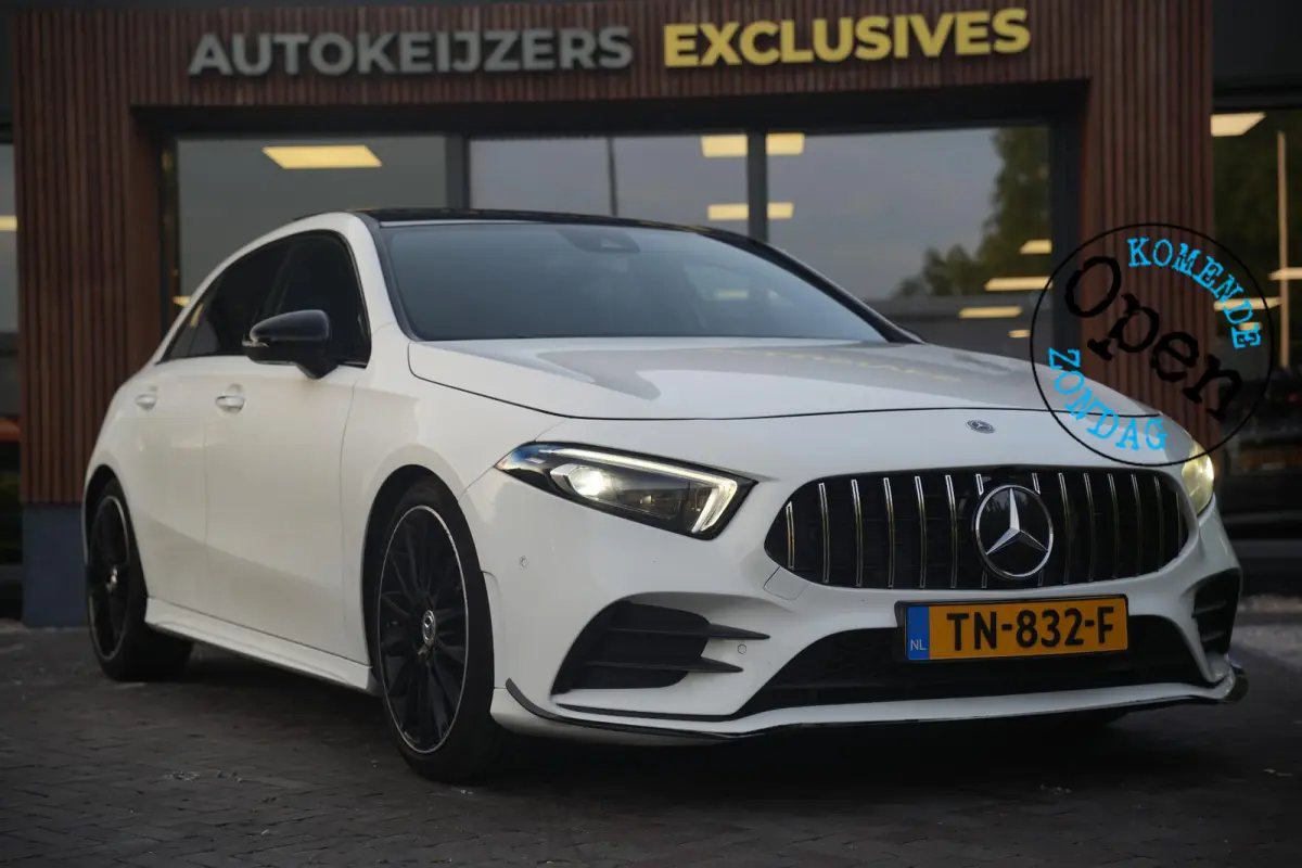 200 Launch Edition Premium Plus AMG panoramadak AMBIENT Apple Carplay Brake assist Camera Multimedia Getint glas 19"L.M. Cruise Navi