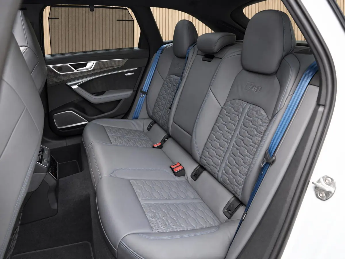 RS 6 TFSI quattro |Pano |B&O Adv. |Keramische |Stoelvent. |Head-Up |4wielbesturing |Audi exclusive interieur