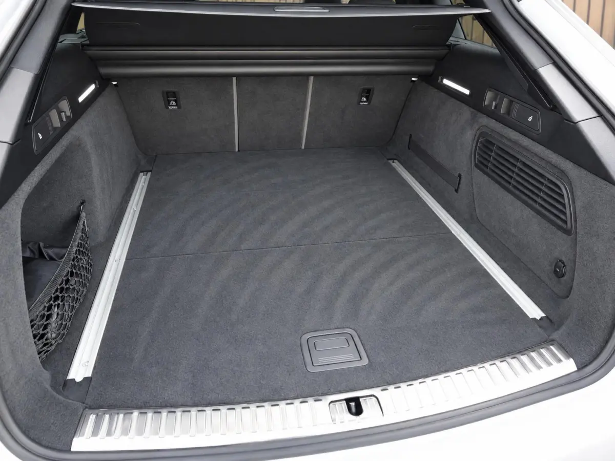 RS 6 TFSI quattro |Pano |B&O Adv. |Keramische |Stoelvent. |Head-Up |4wielbesturing |Audi exclusive interieur