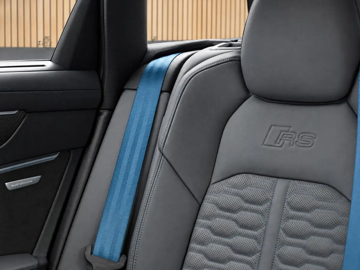RS 6 TFSI quattro |Pano |B&O Adv. |Keramische |Stoelvent. |Head-Up |4wielbesturing |Audi exclusive interieur