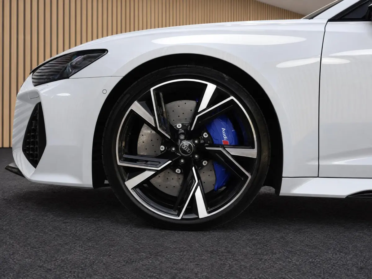RS 6 TFSI quattro |Pano |B&O Adv. |Keramische |Stoelvent. |Head-Up |4wielbesturing |Audi exclusive interieur