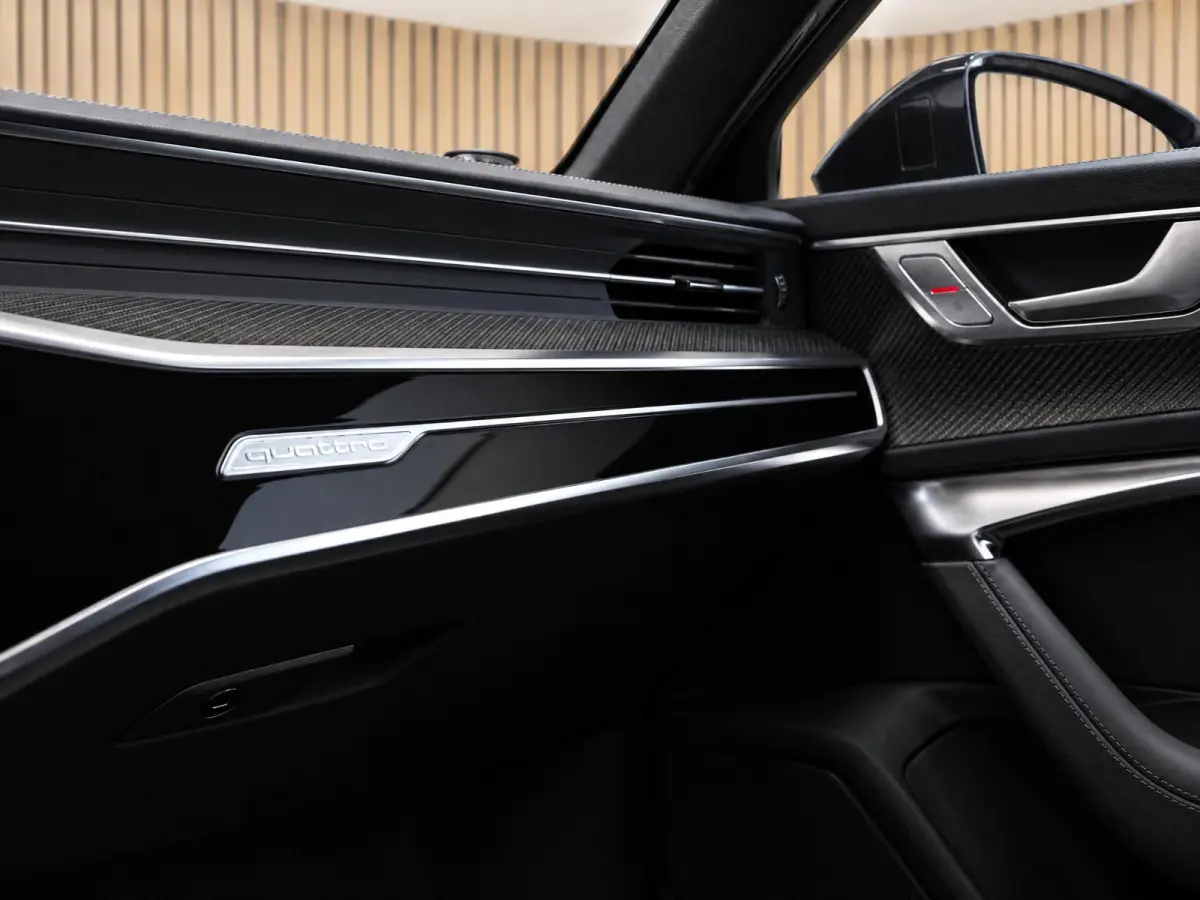 RS 6 TFSI quattro |Pano |B&O Adv. |Keramische |Stoelvent. |Head-Up |4wielbesturing |Audi exclusive interieur