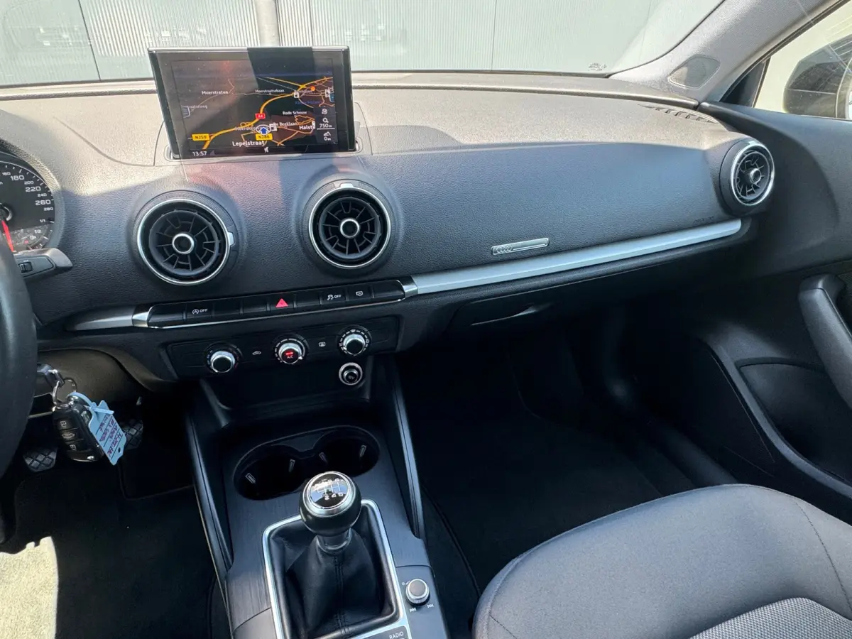 30 TFSI Pro Line * Navigatiesysteem * Cruise Control * Parkeersensoren *
