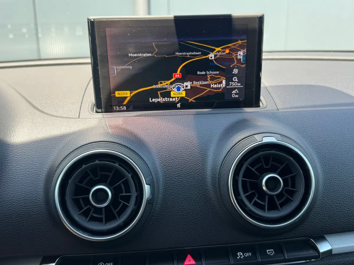 30 TFSI Pro Line * Navigatiesysteem * Cruise Control * Parkeersensoren *