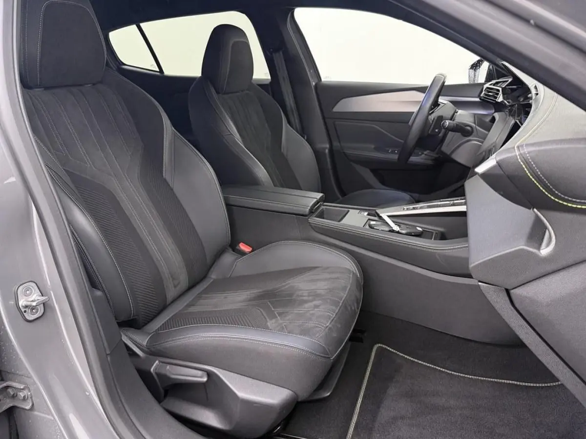 1.6T Plug-in HYbrid 225PK Automaat GT Alcantara/ Nav/Camera/Led/El.Klep/CarPlay