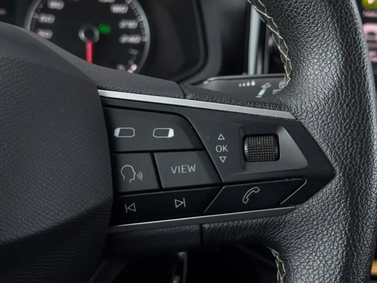 1.0 TSI Style | LED | Carplay | PDC