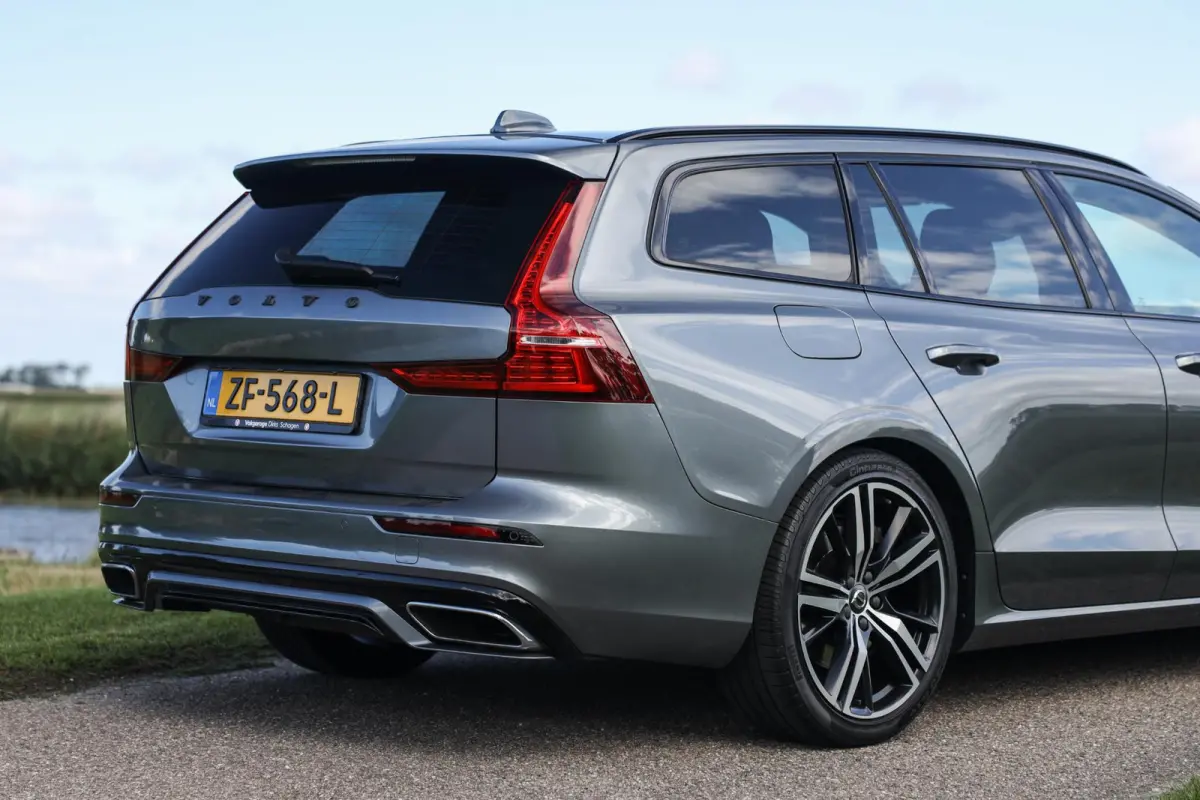 2.0 T5 250 PK R-Design ✅ LED ✅ CarPlay ✅ 19 inch