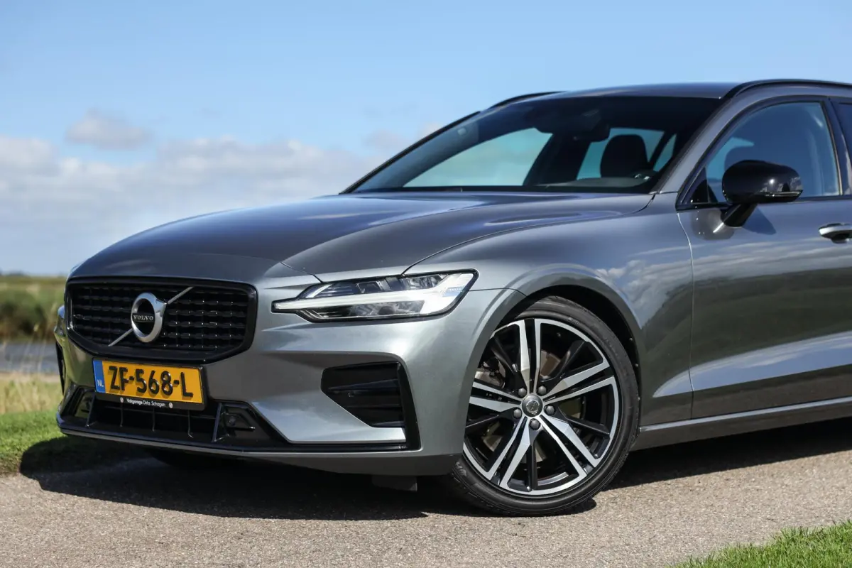 2.0 T5 250 PK R-Design ✅ LED ✅ CarPlay ✅ 19 inch
