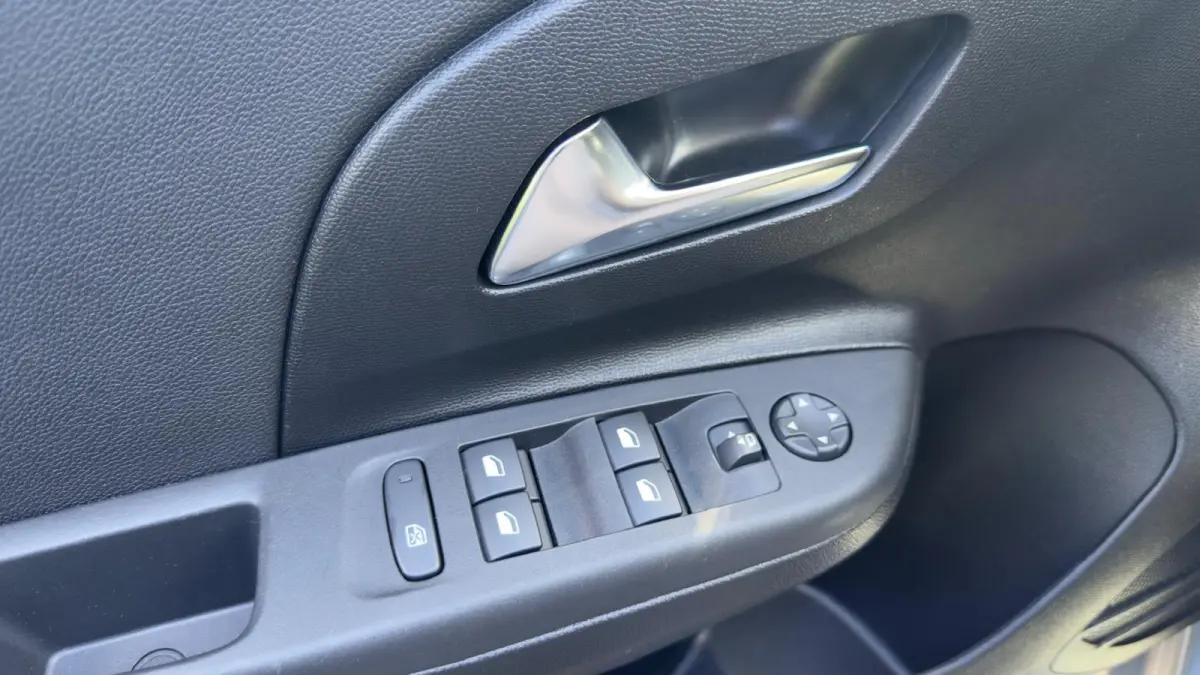 GS Turbo Hybrid Automaat | Camera | Keyless | Cruise Control | Apple Carplay / Android Auto | | Afwijkende dakkleur | Airco | Armsteun voor