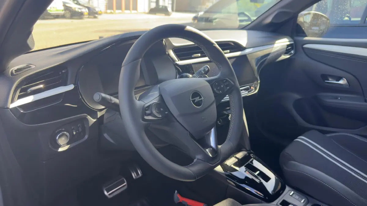 GS Turbo Hybrid Automaat | Camera | Keyless | Cruise Control | Apple Carplay / Android Auto | | Afwijkende dakkleur | Airco | Armsteun voor
