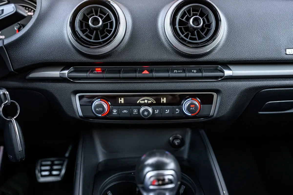 1.0 TFSI |Navi|Cruise Control|Led|