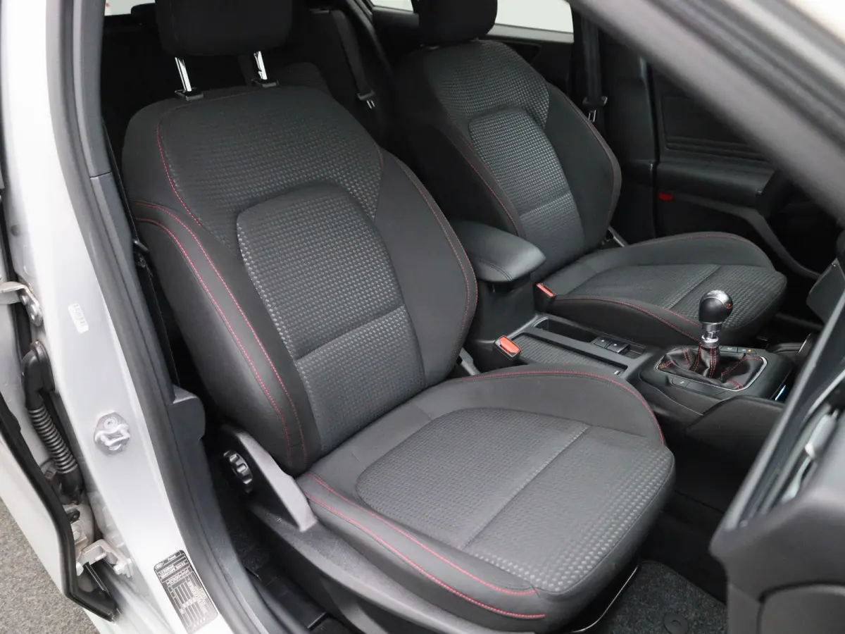 1.0 EcoBoost ST Line Business | Apple Carplay/Android Auto | Winterpakket | Cruise Control | Lichtmetalen Velgen |