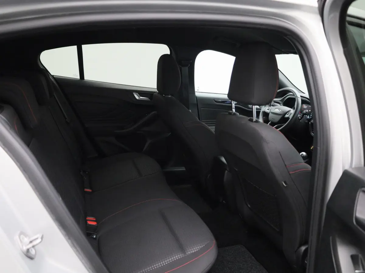 1.0 EcoBoost ST Line Business | Apple Carplay/Android Auto | Winterpakket | Cruise Control | Lichtmetalen Velgen |