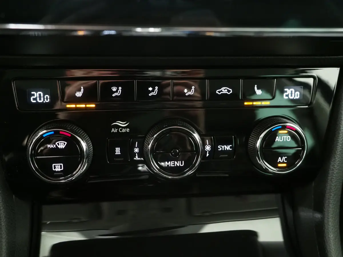 1.4 TSI iV Laurin & Klement | Leder | Canton | Virtual | Camera | DAB | Memory | Adaptive Cruise