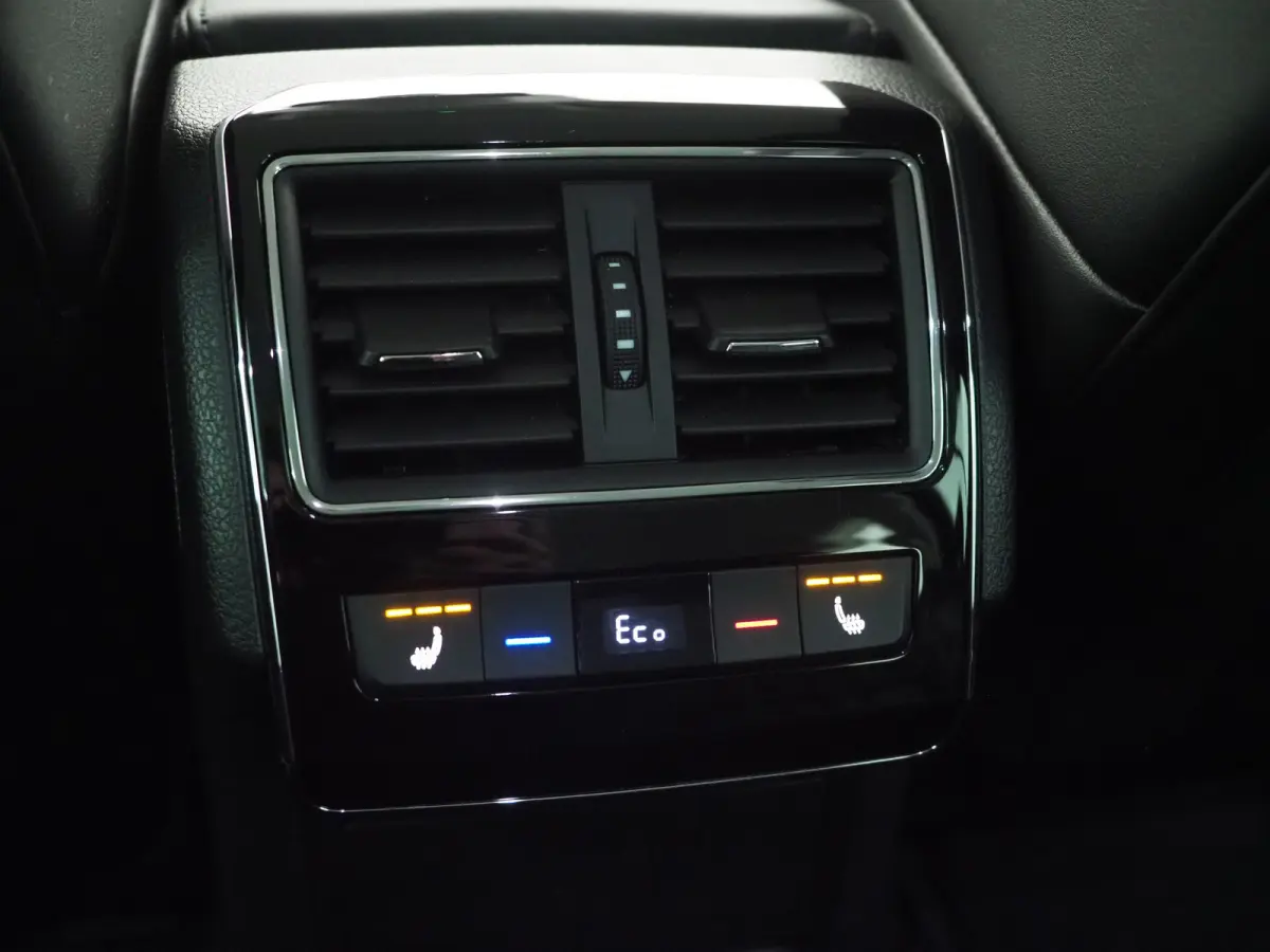 1.4 TSI iV Laurin & Klement | Leder | Canton | Virtual | Camera | DAB | Memory | Adaptive Cruise