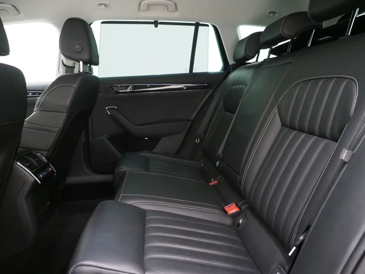 1.4 TSI iV Laurin & Klement | Leder | Canton | Virtual | Camera | DAB | Memory | Adaptive Cruise
