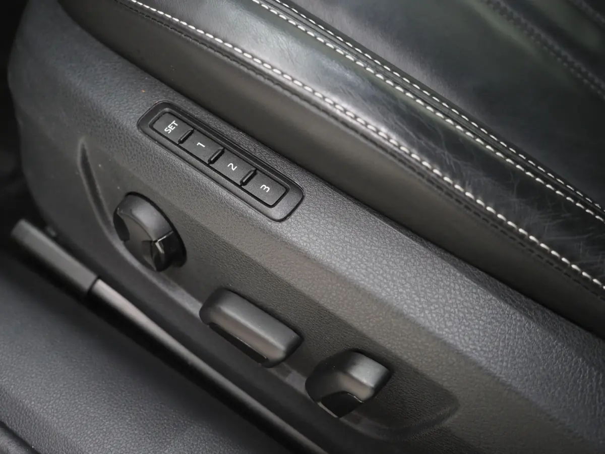 1.4 TSI iV Laurin & Klement | Leder | Canton | Virtual | Camera | DAB | Memory | Adaptive Cruise