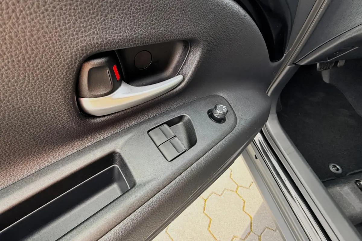 Hybrid 115 pulse 17" STOELVERWARMING CARPLAY NIEUWE AUTO! NOG SLECHTS 2X UIT VOORRAAD LEVERBAAR!