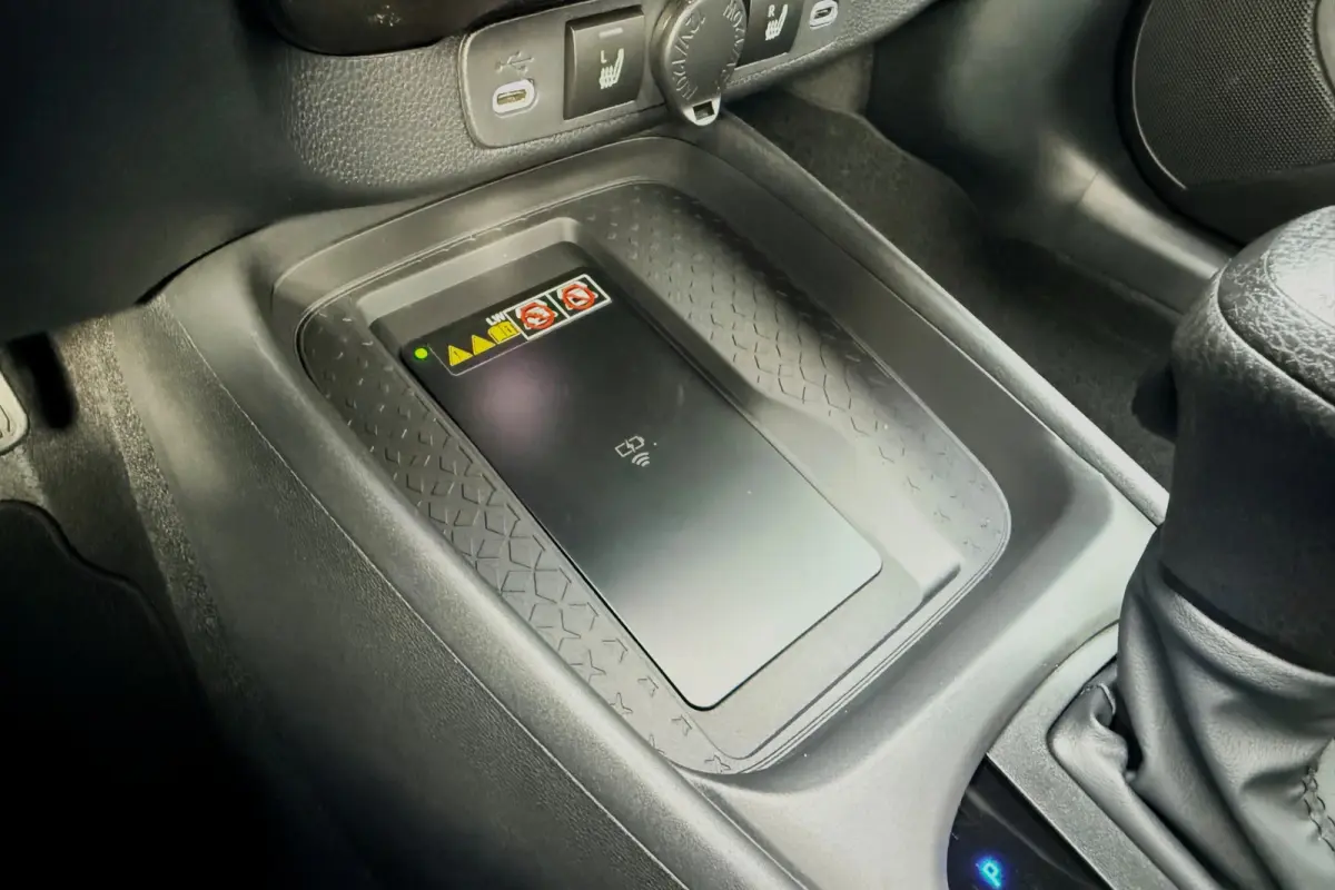 Hybrid 115 pulse 17" STOELVERWARMING CARPLAY NIEUWE AUTO! NOG SLECHTS 2X UIT VOORRAAD LEVERBAAR!