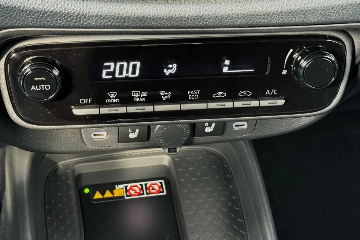 Hybrid 115 pulse 17" STOELVERWARMING CARPLAY NIEUWE AUTO! NOG SLECHTS 2X UIT VOORRAAD LEVERBAAR!