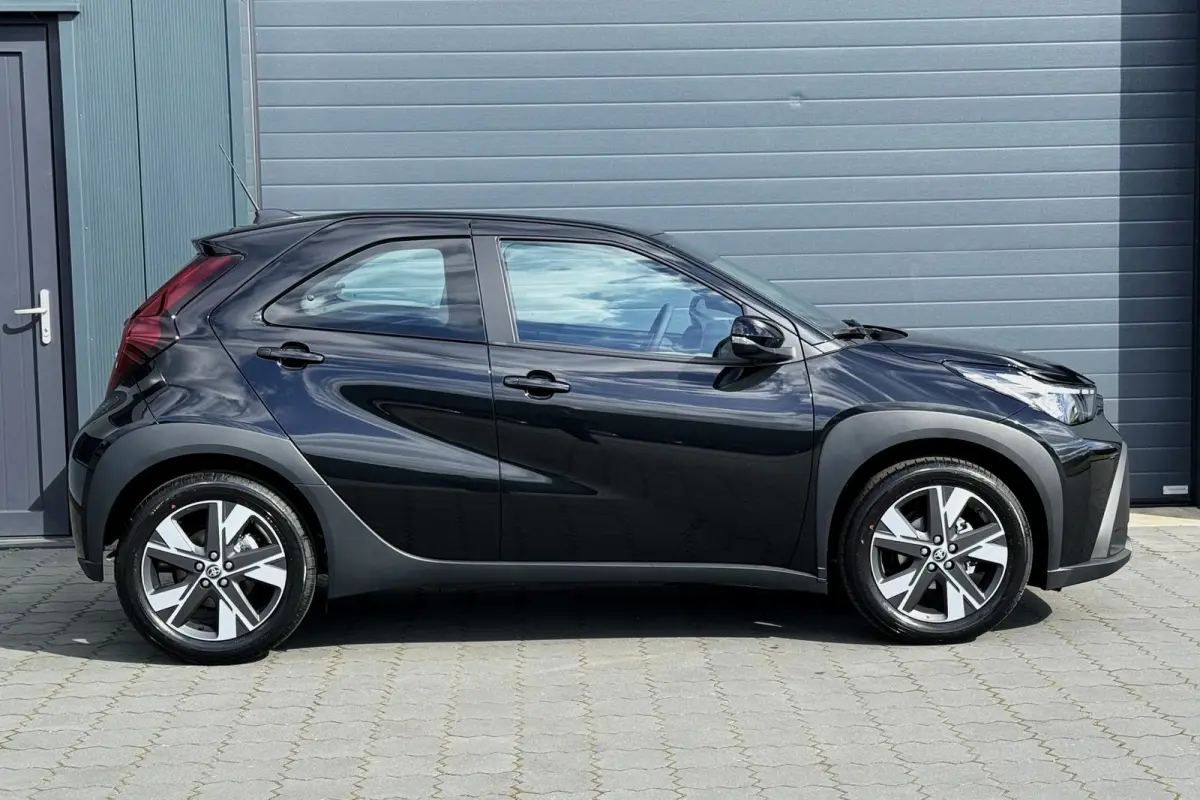 Hybrid 115 pulse 17" STOELVERWARMING CARPLAY NIEUWE AUTO! NOG SLECHTS 2X UIT VOORRAAD LEVERBAAR!