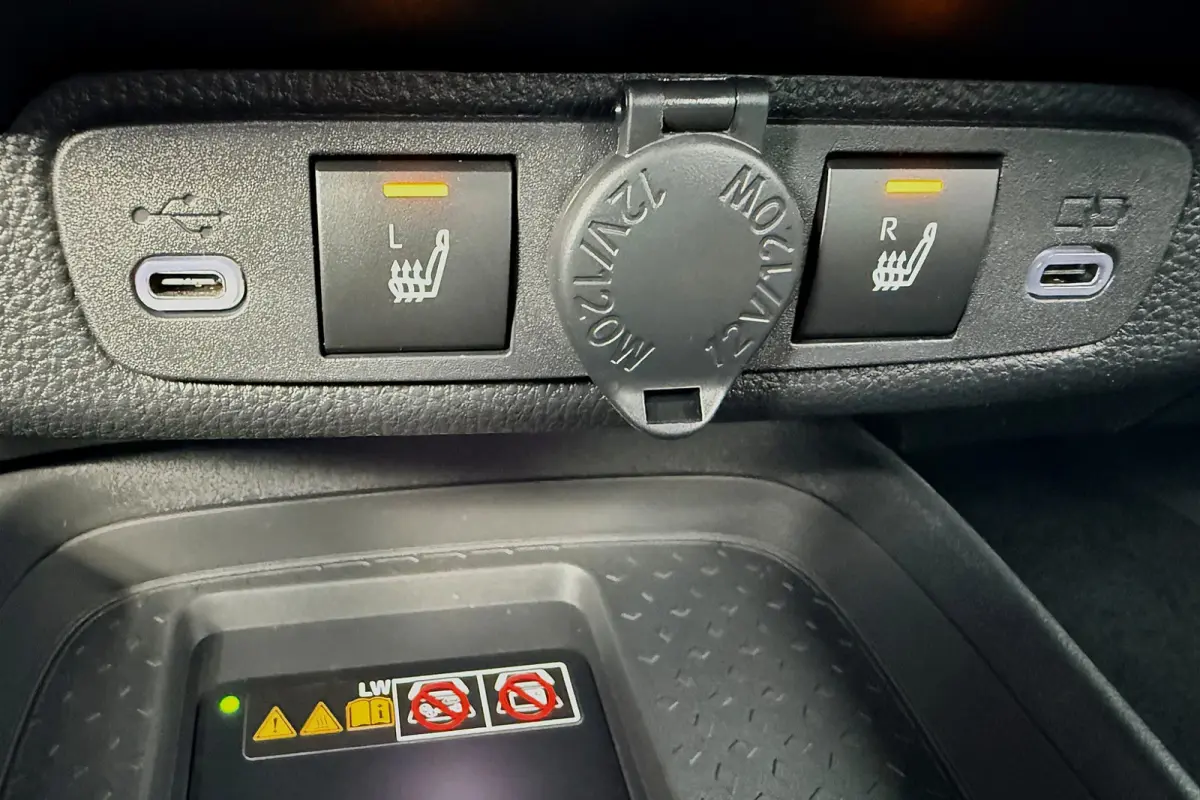 Hybrid 115 pulse 17" STOELVERWARMING CARPLAY NIEUWE AUTO! NOG SLECHTS 2X UIT VOORRAAD LEVERBAAR!