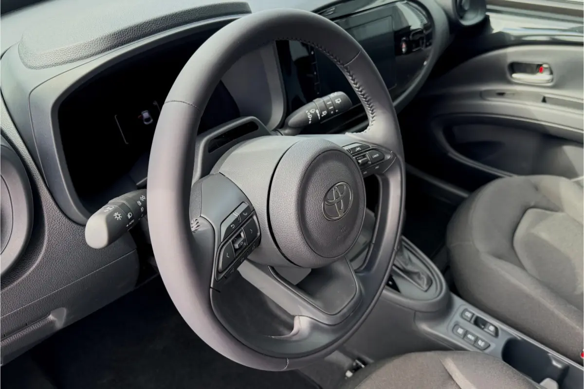 Hybrid 115 pulse 17" STOELVERWARMING CARPLAY NIEUWE AUTO! NOG SLECHTS 2X UIT VOORRAAD LEVERBAAR!