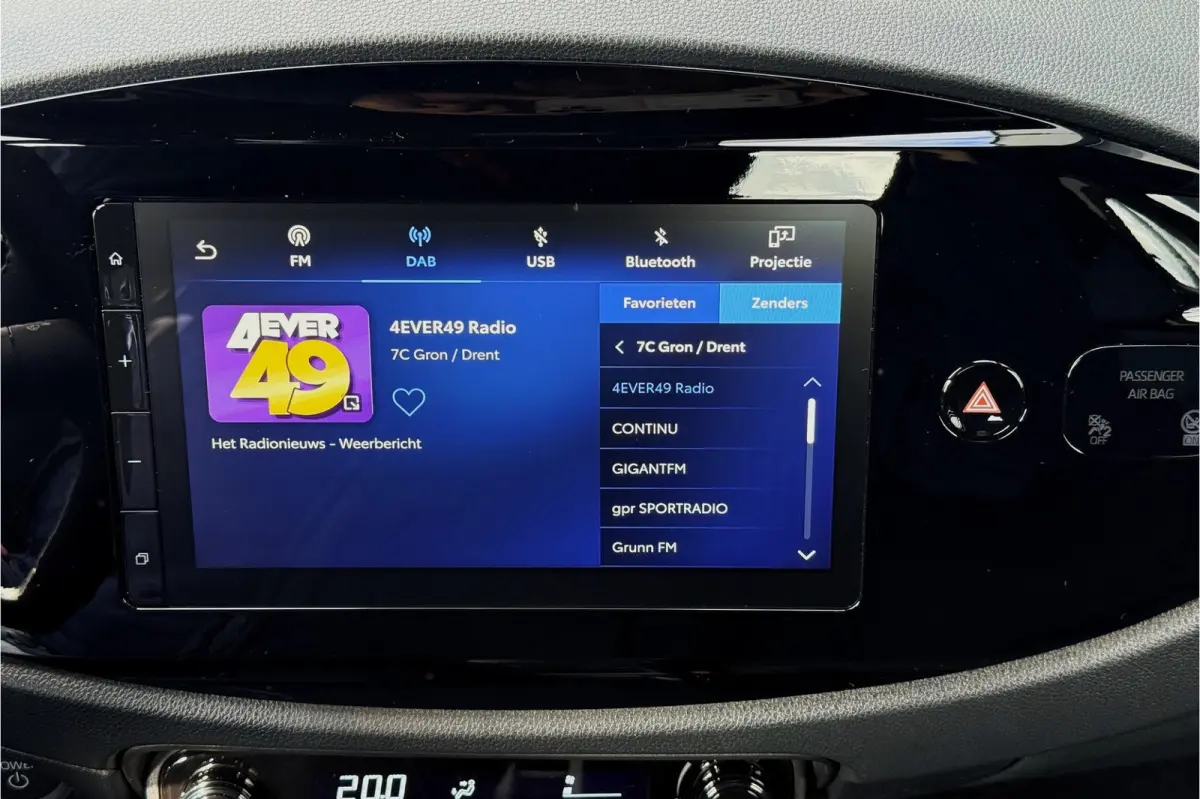 Hybrid 115 pulse 17" STOELVERWARMING CARPLAY NIEUWE AUTO! NOG SLECHTS 2X UIT VOORRAAD LEVERBAAR!