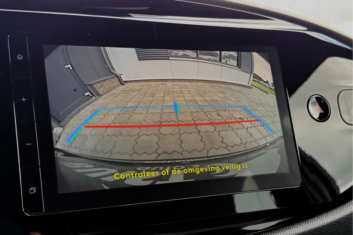 Hybrid 115 pulse 17" STOELVERWARMING CARPLAY NIEUWE AUTO! NOG SLECHTS 2X UIT VOORRAAD LEVERBAAR!