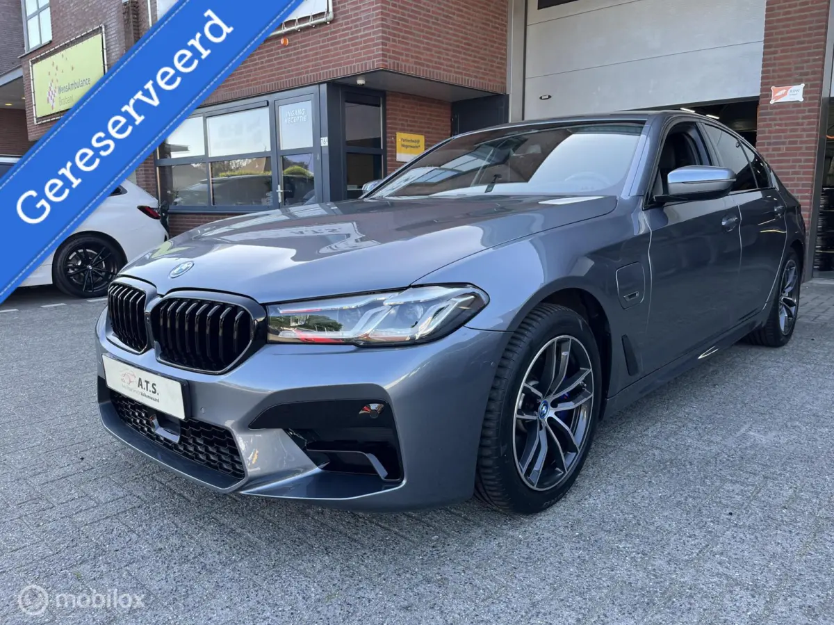 520e M-PAKKET*ACC*MASAGE*CAMERA*CARPLAY*90%SOH*