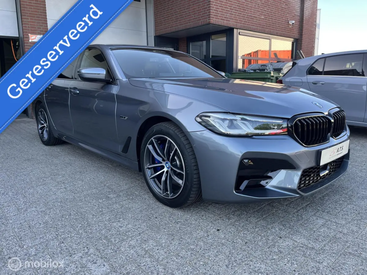 520e M-PAKKET*ACC*MASAGE*CAMERA*CARPLAY*90%SOH*