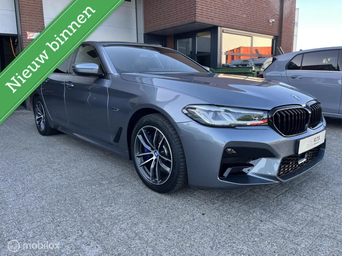 520e M-PAKKET*ACC*MASAGE*CAMERA*CARPLAY*90%SOH*