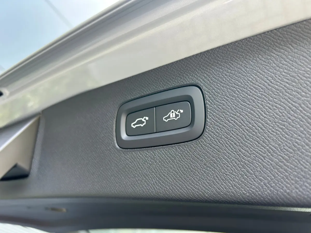 2.0 T8 Plug-in hybrid AWD Ultra Black Ed. Exec. | Full option! | Massage | Bowers & Wilkins | Luchtvering | Pano | 360 camera |
