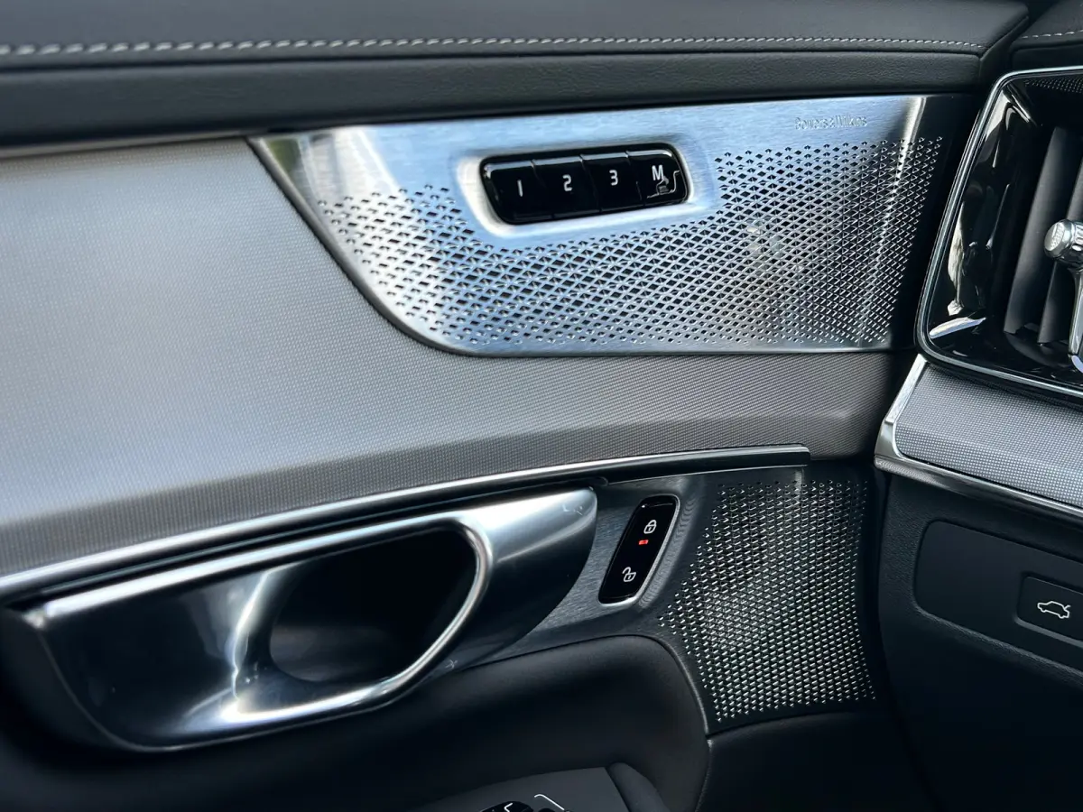 2.0 T8 Plug-in hybrid AWD Ultra Black Ed. Exec. | Full option! | Massage | Bowers & Wilkins | Luchtvering | Pano | 360 camera |