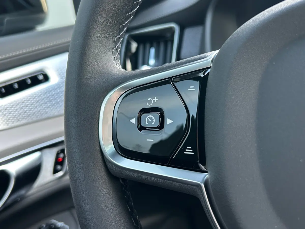 2.0 T8 Plug-in hybrid AWD Ultra Black Ed. Exec. | Full option! | Massage | Bowers & Wilkins | Luchtvering | Pano | 360 camera |