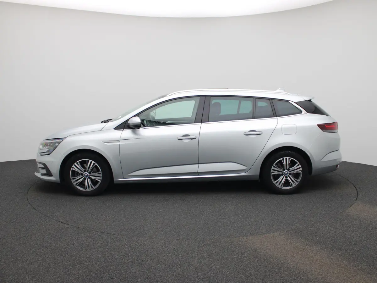 Estate 1.6 Plug-In Hybrid 160 Intens | Automaat | Trekhaak | Panorama dak | Navigatie | Apple Carplay / Android Auto | Camera | Climate Control | Sportstoelen | Stoel/Stuur verwarming | Lich
