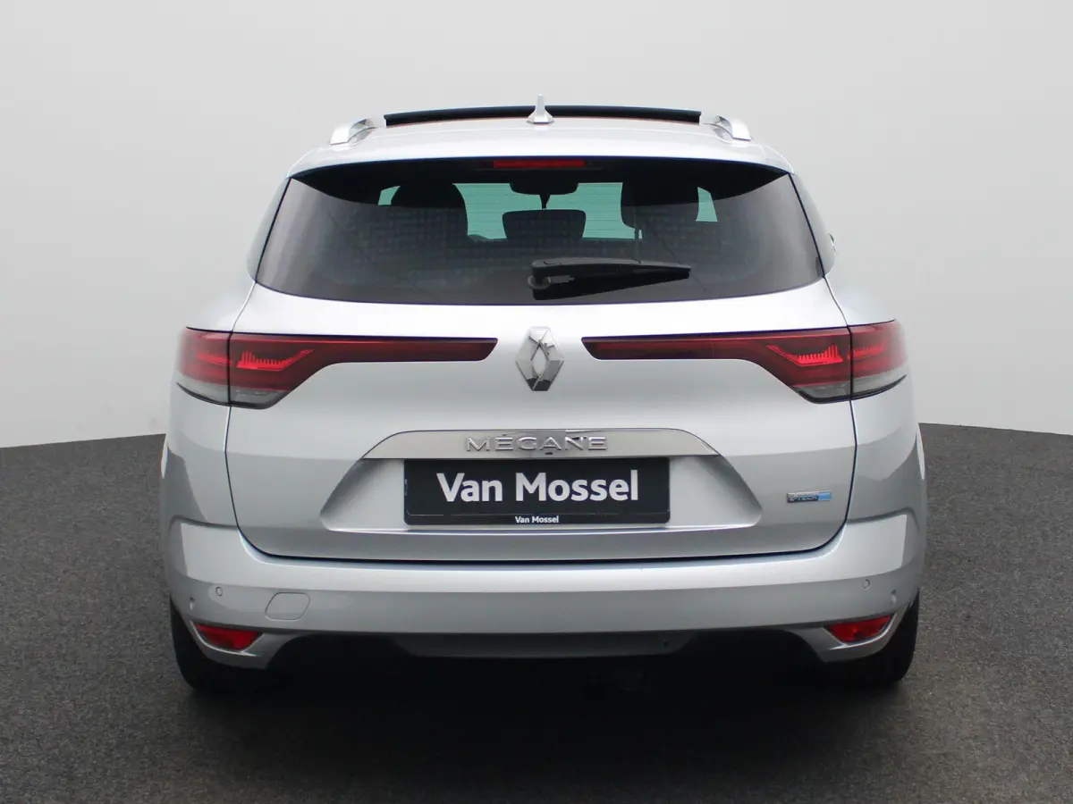 Estate 1.6 Plug-In Hybrid 160 Intens | Automaat | Trekhaak | Panorama dak | Navigatie | Apple Carplay / Android Auto | Camera | Climate Control | Sportstoelen | Stoel/Stuur verwarming | Lich